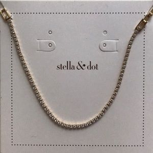 Brand New Delicate Bracelet in Gold with Stones